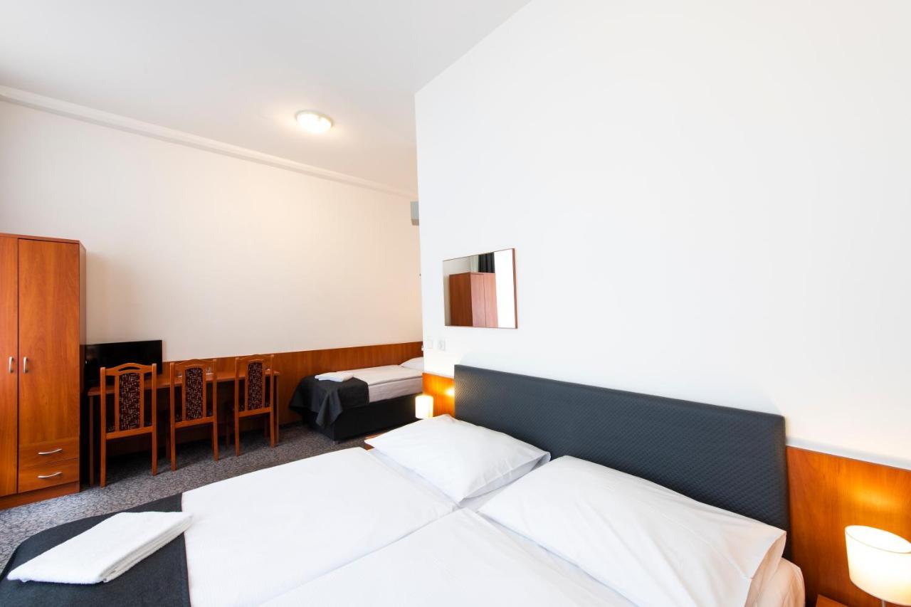 Hotel Zlata Vaha Prague Luaran gambar