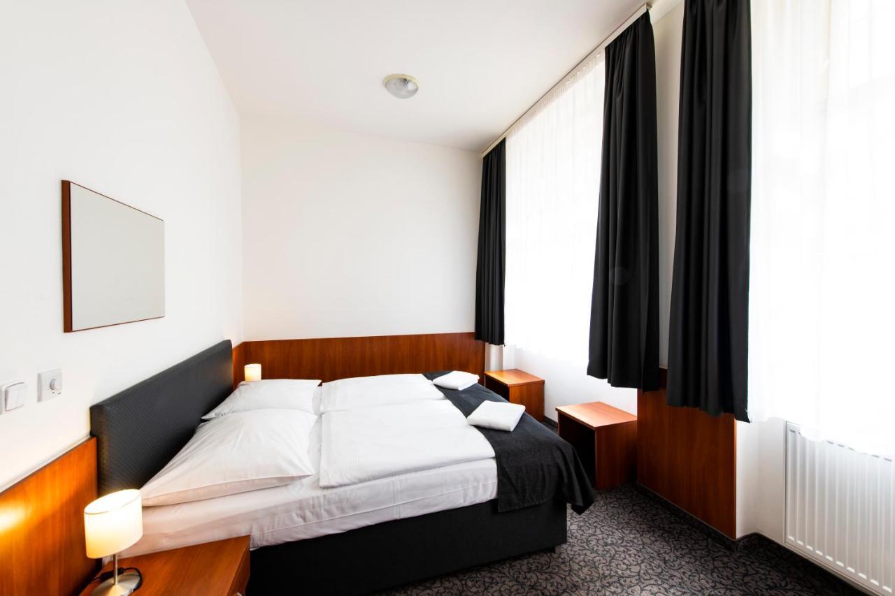 Hotel Zlata Vaha Prague Luaran gambar