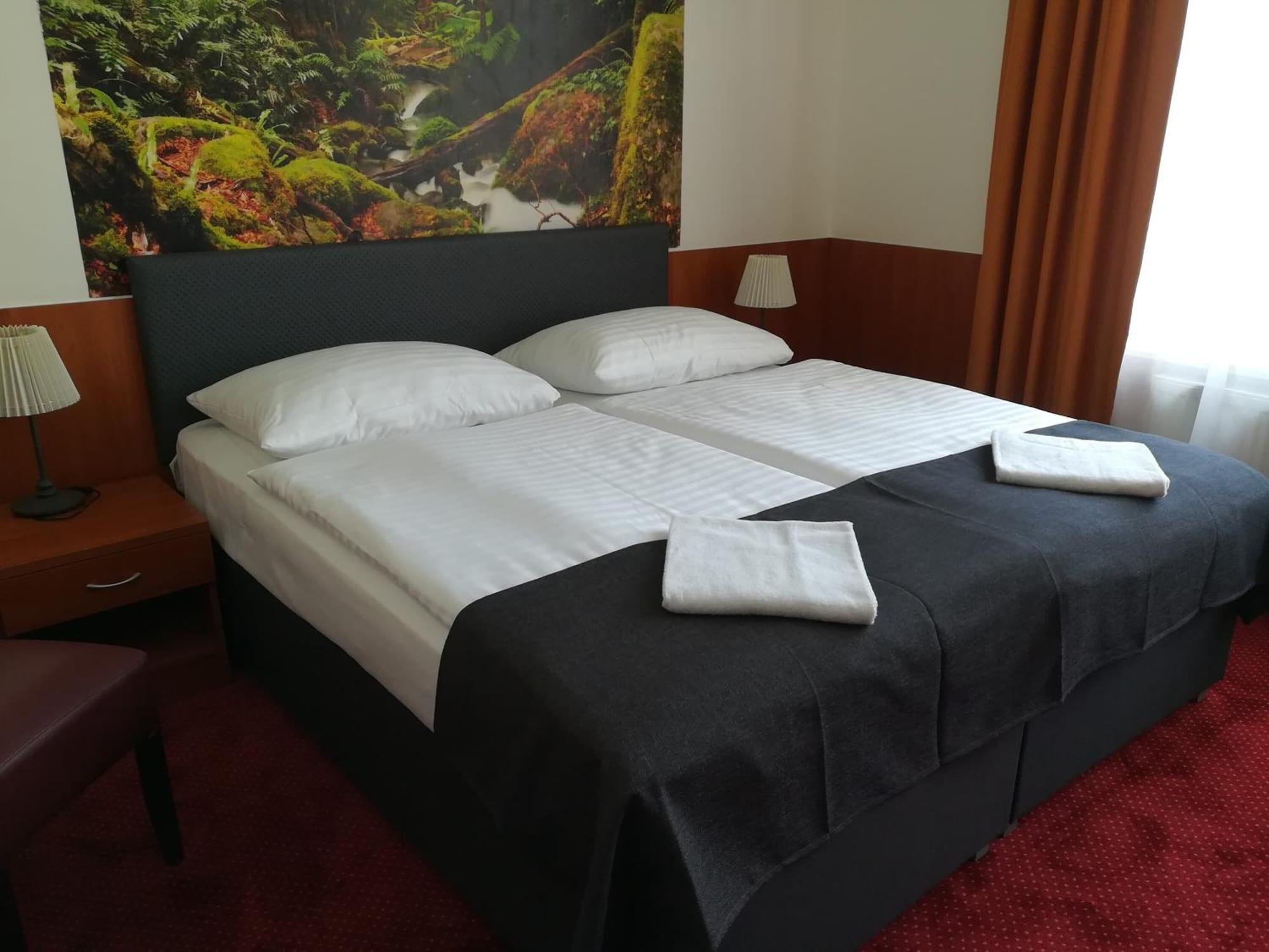 Hotel Zlata Vaha Prague Luaran gambar