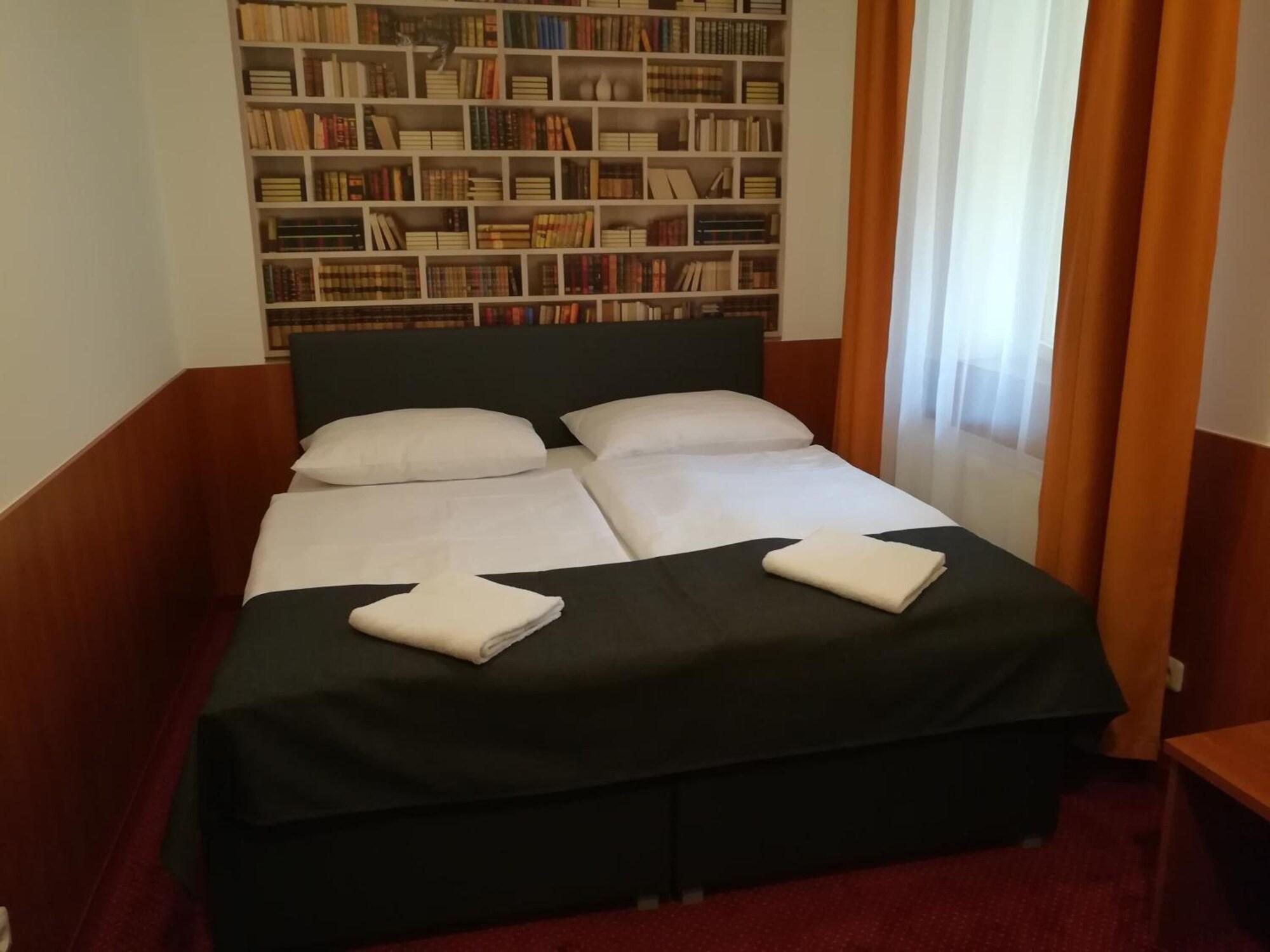 Hotel Zlata Vaha Prague Luaran gambar