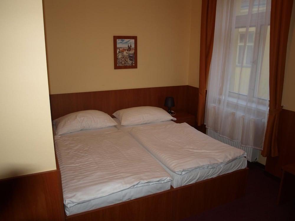 Hotel Zlata Vaha Prague Luaran gambar