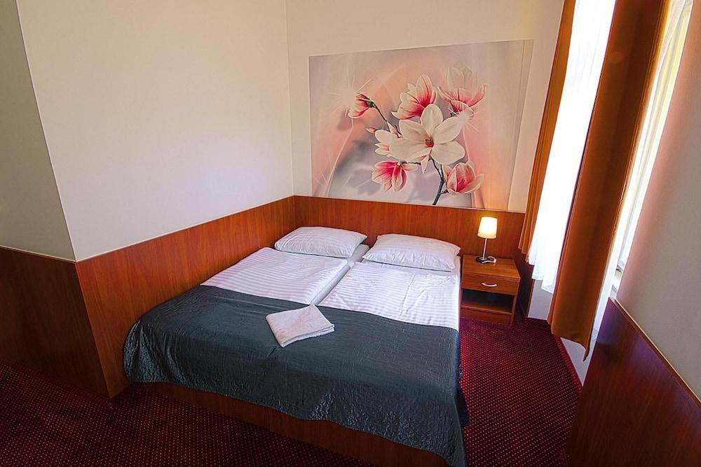 Hotel Zlata Vaha Prague Luaran gambar
