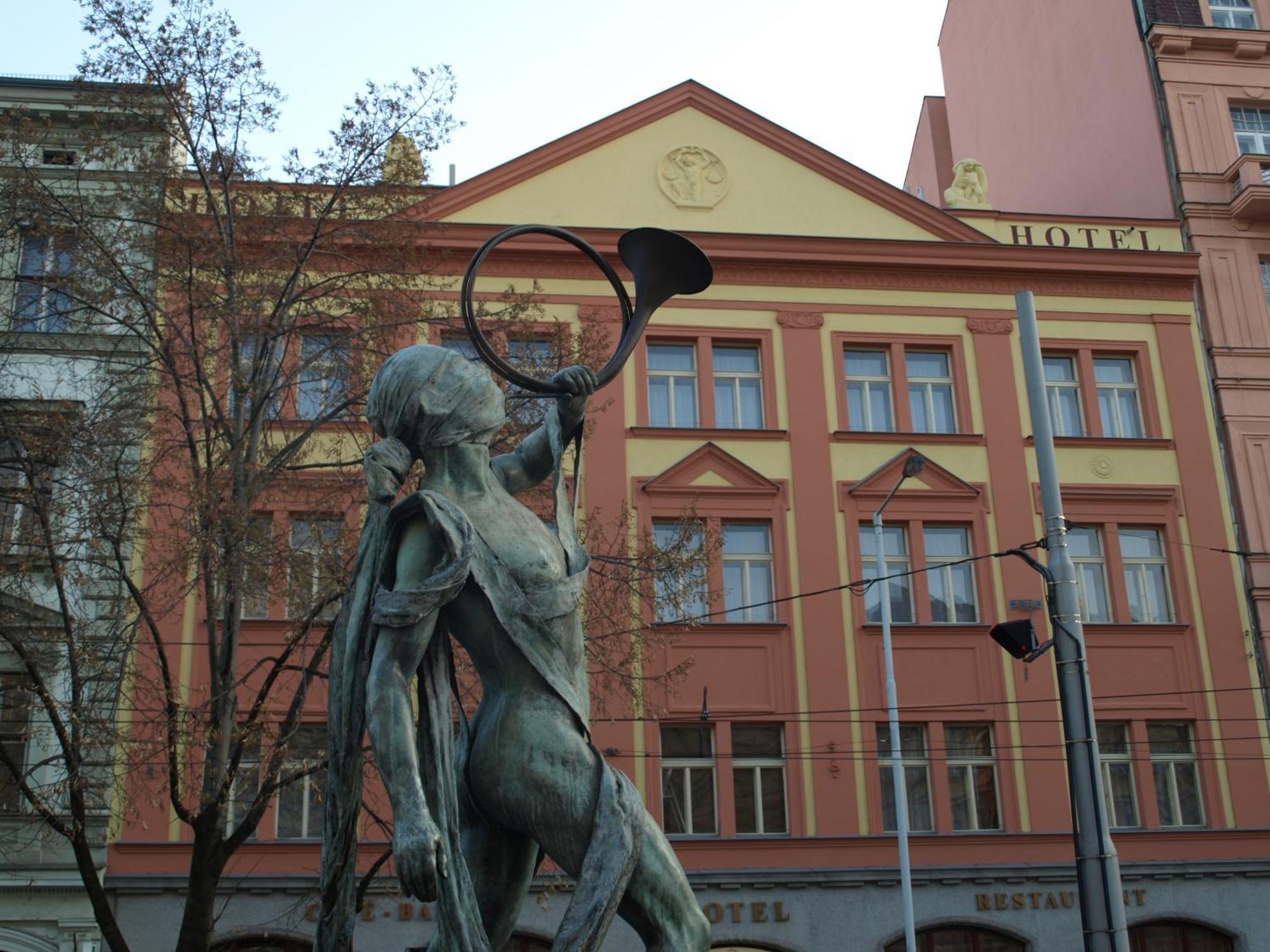 Hotel Zlata Vaha Prague Luaran gambar